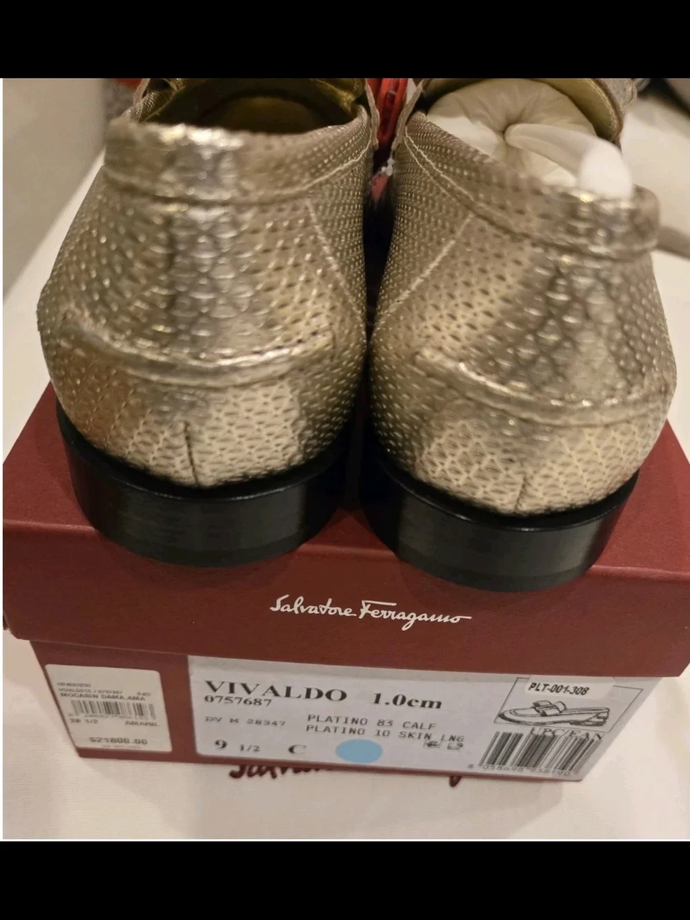 Salvatore Ferragamo Metallic Gold Bow Loafer - Picture 7 of 12